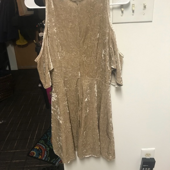 Worn once golden velvet dress w/ open shoulders - Picture 3 of 3